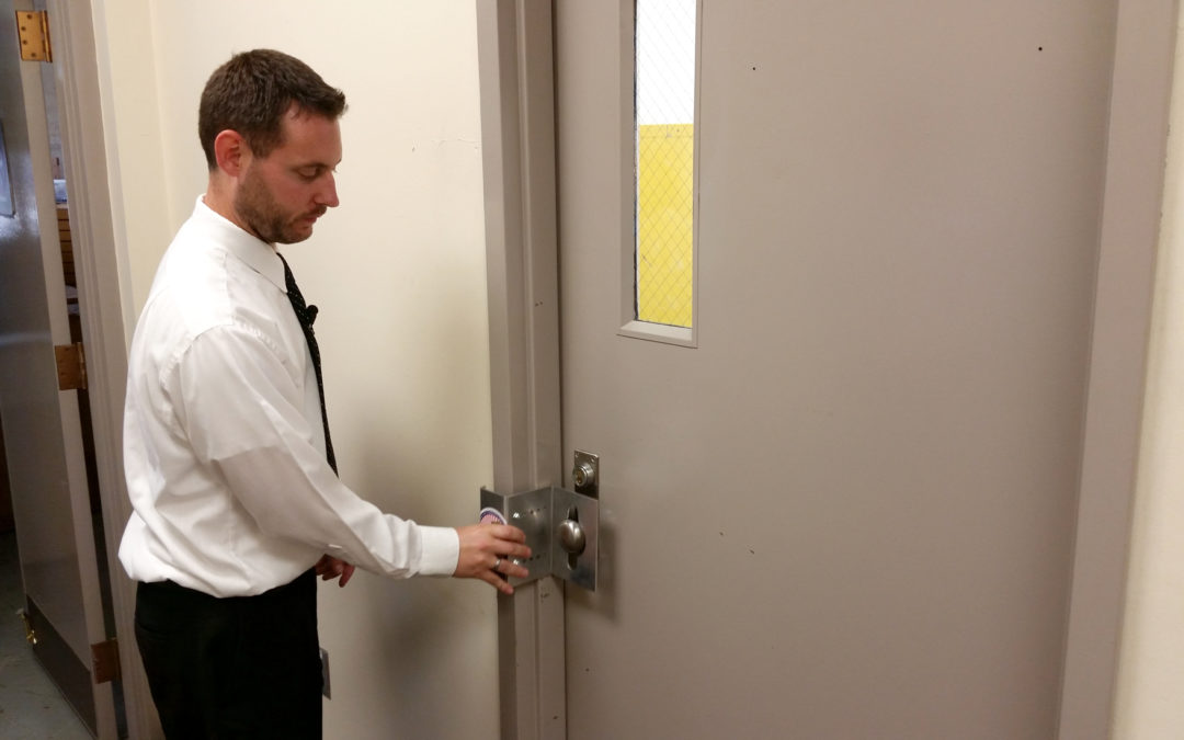 Who Pays for Office Lockout  Landlord or Tenant? Important Considerations