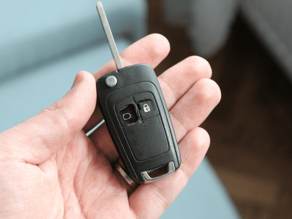 key fob won't lock doors Key Fob Won’t Lock Doors? Causes and Easy Fixes