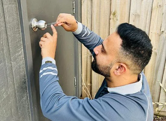licensed locksmith electronic keypad installation Licensed Locksmith Electronic Keypad Installation