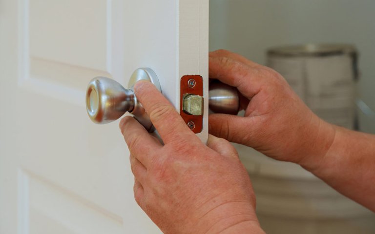 licensed locksmith service guarantees Licensed Locksmith Service Guarantees Explained