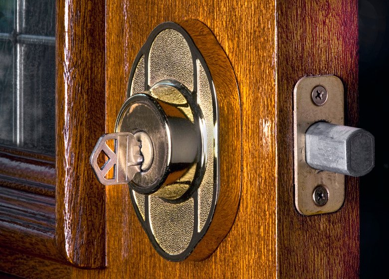anti drill deadbolt features Anti-Drill Deadbolt Features: What Makes a Lock Tough