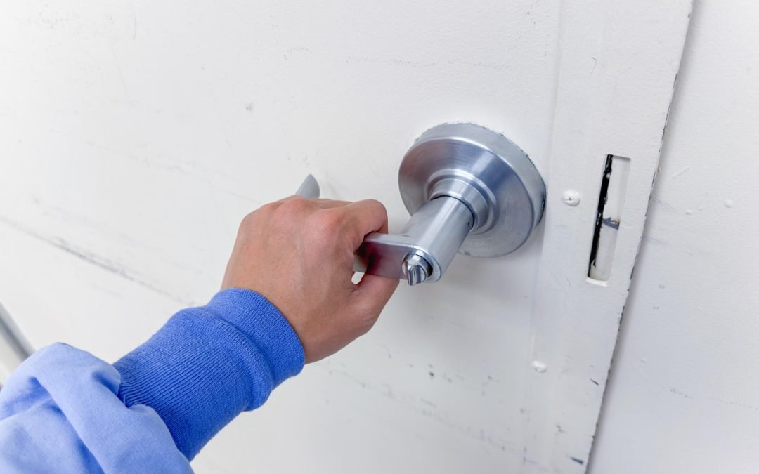 battery life of smart deadbolts Battery Life of Smart Deadbolts: What to Expect