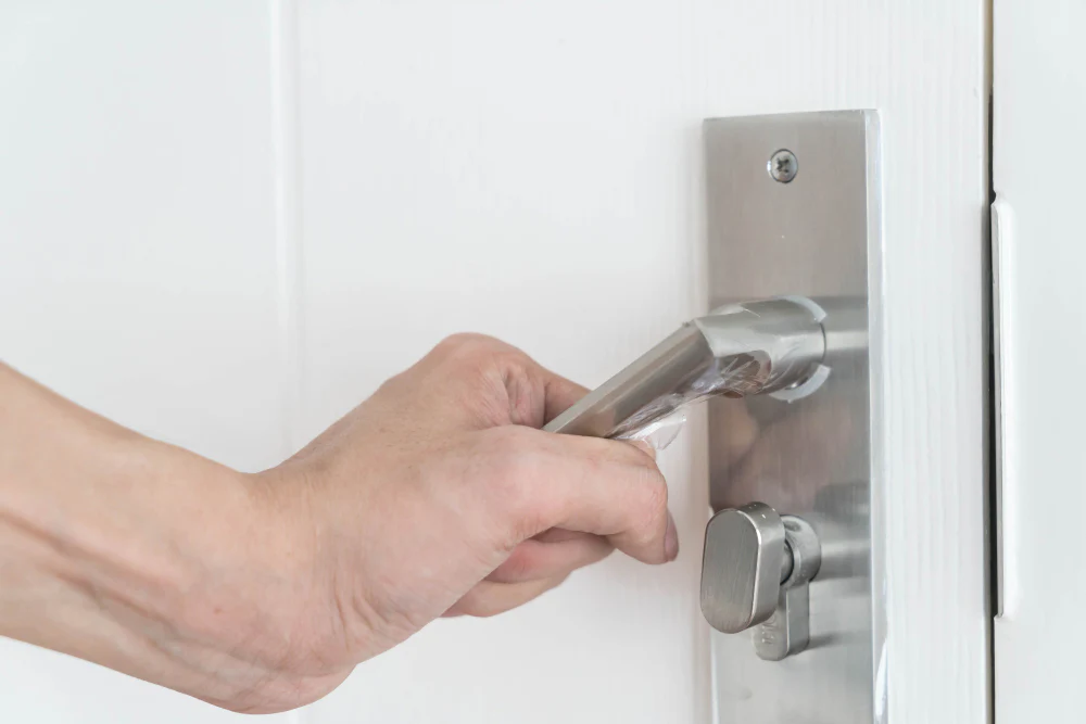 Bluetooth Deadbolt Lock Guide: Features, Pros and Cons
