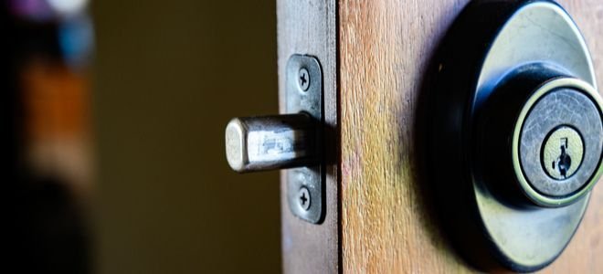 deadbolt lock buying guide Deadbolt Lock Buying Guide: Everything You Need to Know