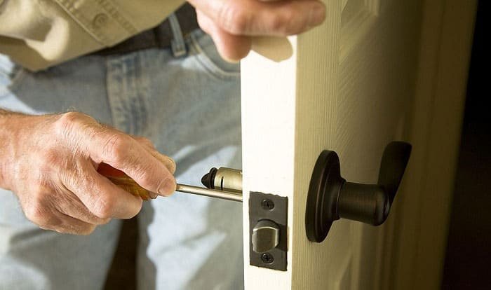 how much does a locksmith charge for deadbolt installation How Much Does a Locksmith Charge for Deadbolt Installation?