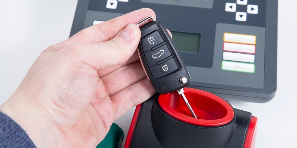 how hot or cold weather affects key fobs How Hot or Cold Weather Affects Key Fobs